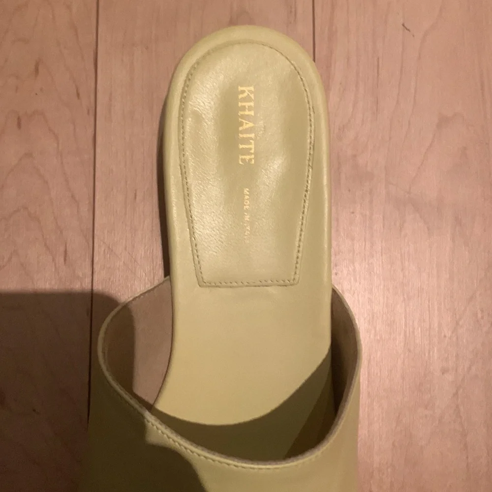 Khaite Women's Yellow Slide Sandals new. - Picture 5 of 7